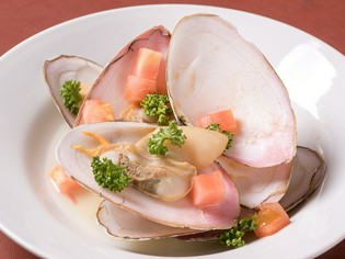 知床産の「貝のおいしさ」が凝縮された『平貝の酒蒸し』