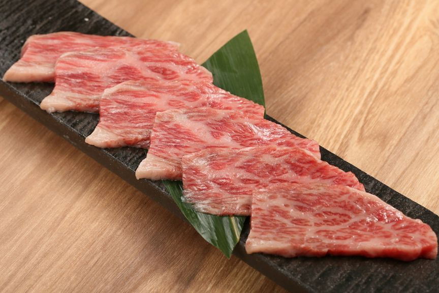 地元産のブランド牛や厳選したラムなど素材の旨みを存分に堪能