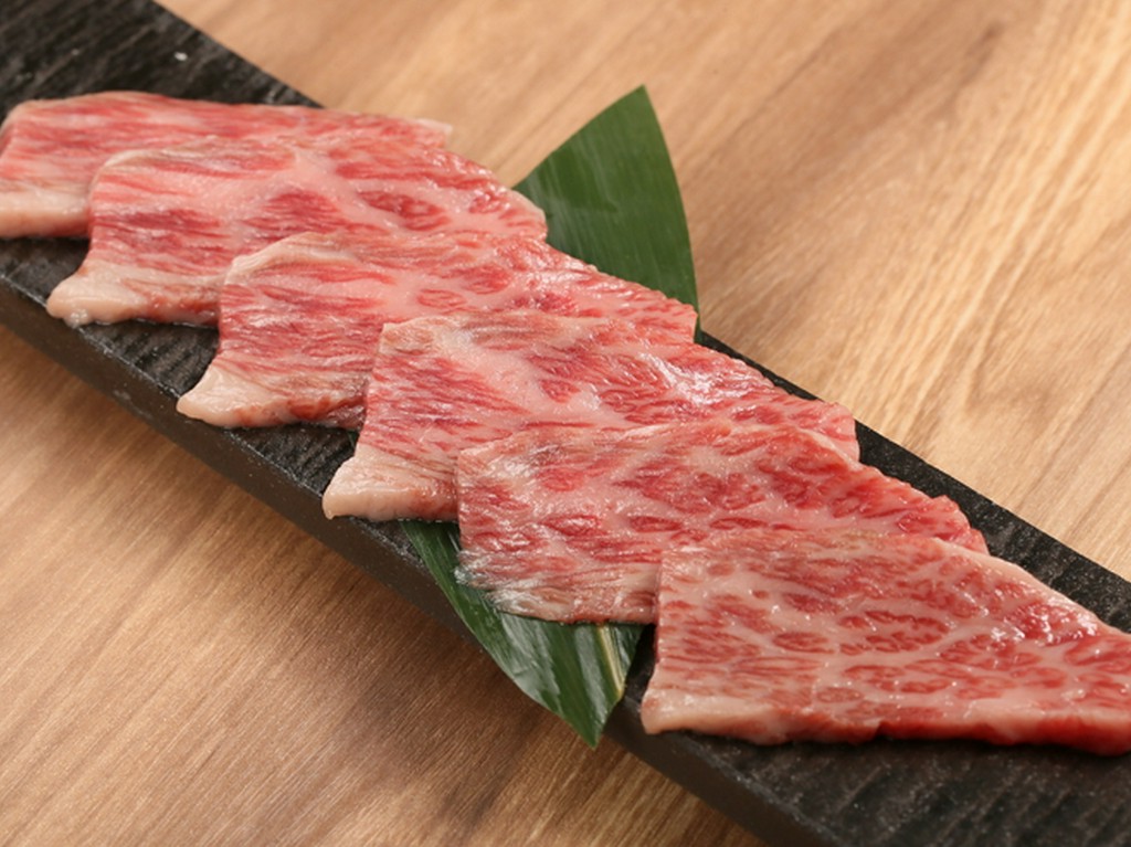 地元産のブランド牛や厳選したラムなど素材の旨みを存分に堪能