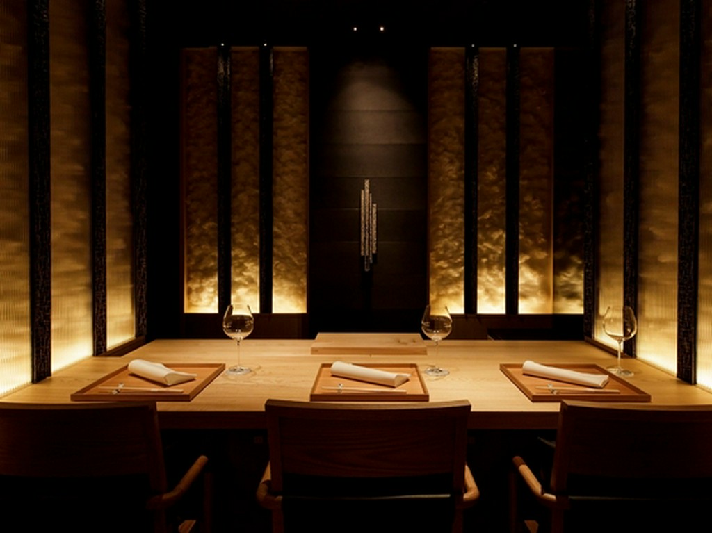 都会の喧騒を忘れてまうよう…。カウンター個室で至福のひと時