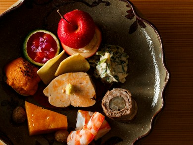 御料理に相応しい選び抜かれた食器