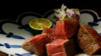 神戸牛や特産松阪牛など日本の銘牛を使用しメインのステーキは 「ヒレ」をお楽しみいただけます。