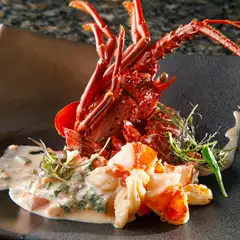 プリッとした食感がたまらない『“活”伊勢海老のグリル』