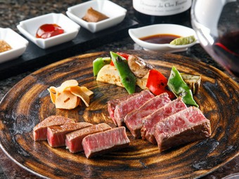 芳醇な肉の旨みを堪能できる『島根和牛ロース・厳選黒毛和牛フィレの食べ比べ』