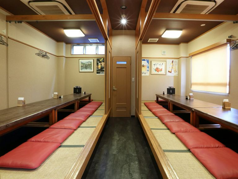 2階は最大40名まで個室として利用可。掘りごたつ席で足も楽チン