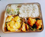 【受付時間】
◇11:00～14:00　◇17:00～22:00
※ご来店・お電話・ファックスにてご注文承ります。
※税込価格のテイクアウト限定お弁当メニューです。
※Uber eats店舗掲載あり。