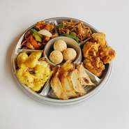 【受付時間】
◇11:00～14:00　◇17:00～22:00
※ご来店・お電話・ファックスにてご注文承ります。
※Uber eats店舗掲載あり。