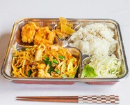 【受付時間】
◇11:00～14:00　◇17:00～22:00
※ご来店・お電話・ファックスにてご注文承ります。
※税込価格のテイクアウト限定お弁当メニューです。
※Uber eats店舗掲載あり。
