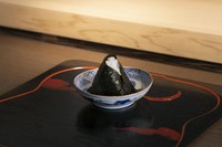 “おくどさん”で炊き上げたお米のおいしさを味わう『おにぎり』