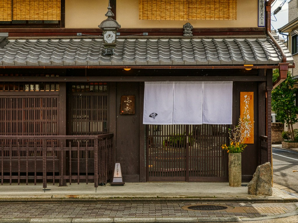 上質な“和”の空間で、普段の生活から離れた非日常に誘う