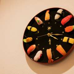 思わず目を奪われる、寿司をモチーフにした愛らしい時計