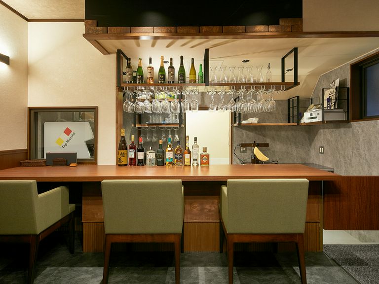 家族との食事やお1人さまにも。カジュアルに立ち寄れる一軒