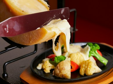 香ばしくとろけたチーズは、濃厚な味わい『ラクレットチーズ』
