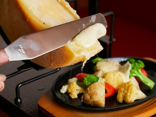 バラエティ豊かな食材を、さまざまな調理法で調理