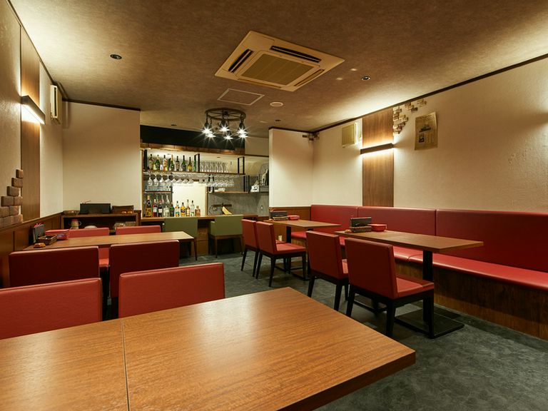 落ち着いた雰囲気の店内。さまざまなシーンで活用できる