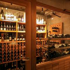 アイデア光る料理に寄り添う、150種の秀逸なワイン