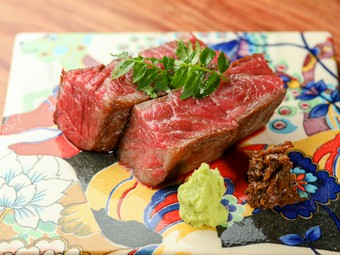 シンプルに旨い『黒毛和牛熟成イチボ肉のやわらか低温ロースト』