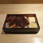 だし巻きが付いて自宅でご馳走鰻。