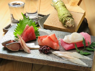 刺身盛り合わせ