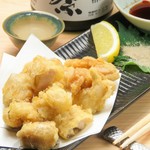 広島名物の１つ白肉の天ぷら！！
特製ダレでお召し上がりください。