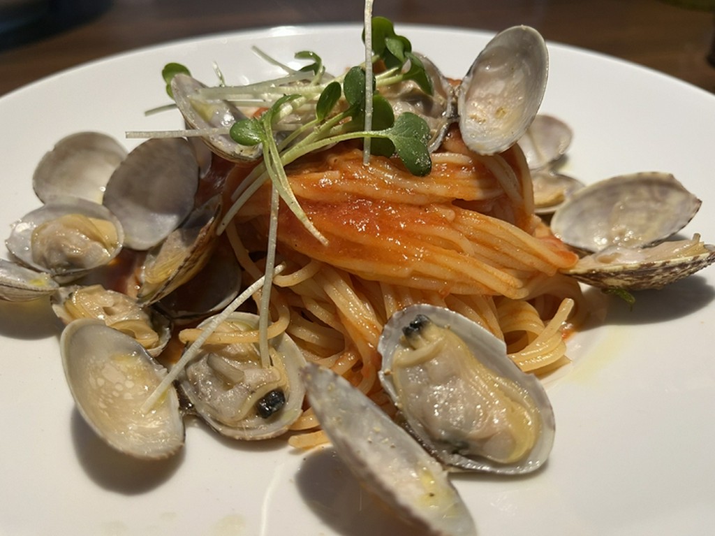 あさりのトマトソースパスタ