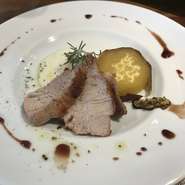 前菜3種盛り
サラダ
本日のパスタ(半量)
本日のメインディッシュ
自家製パン
ドルチェ（2種）
ドリンク