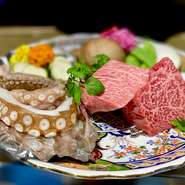 お得なご宴会コース！
極上の黒毛和牛と旬を詰め込んだお料理を用意しております。

・4名様以上でボトルワイン1本 プレゼント
・別途お一人様ワンドリンクオーダーをお願い致します。
・テーブル限定のコースです。