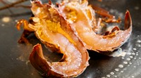 オマール海老、フォアグラが楽しめる豪華なコース。特選A5黒毛和牛は、神戸ビーフや松阪牛と同じ但馬の血統。豪快に鉄板で調理されるオマール海老は、シェフ特製のソースやキャビアでお召し上がりいただきます。