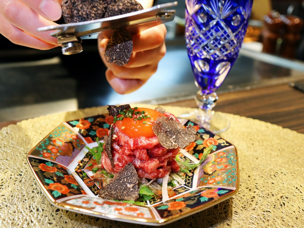 高級食材や創作料理の数々