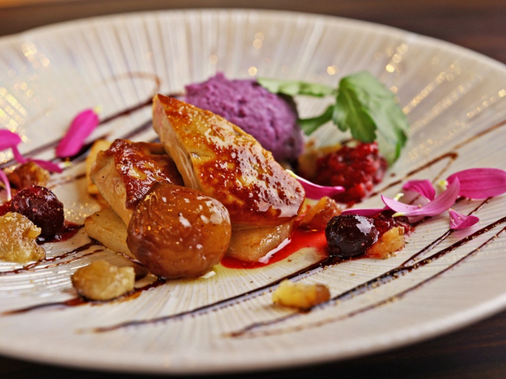 高級食材や創作料理の数々