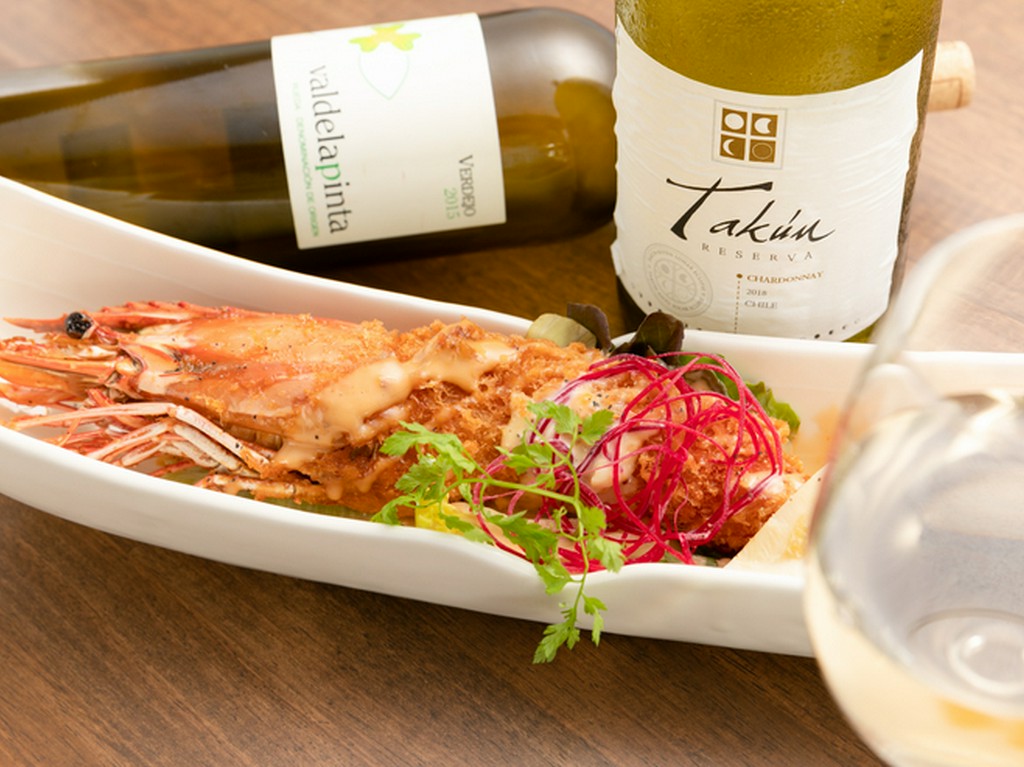 これが本当の“ジャンボ”。驚くほど大きい『ジャンボエビフライ』