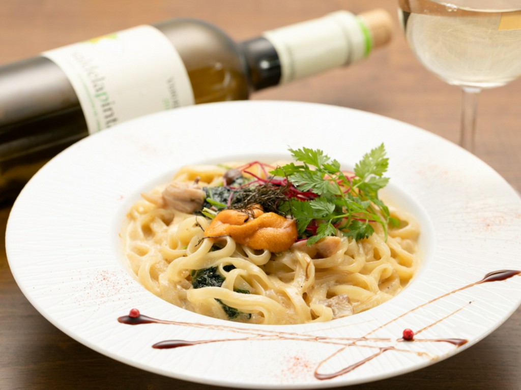 もちっとした食感と和風だしがきいた『やんやんそばのうにクリーム仕立て』