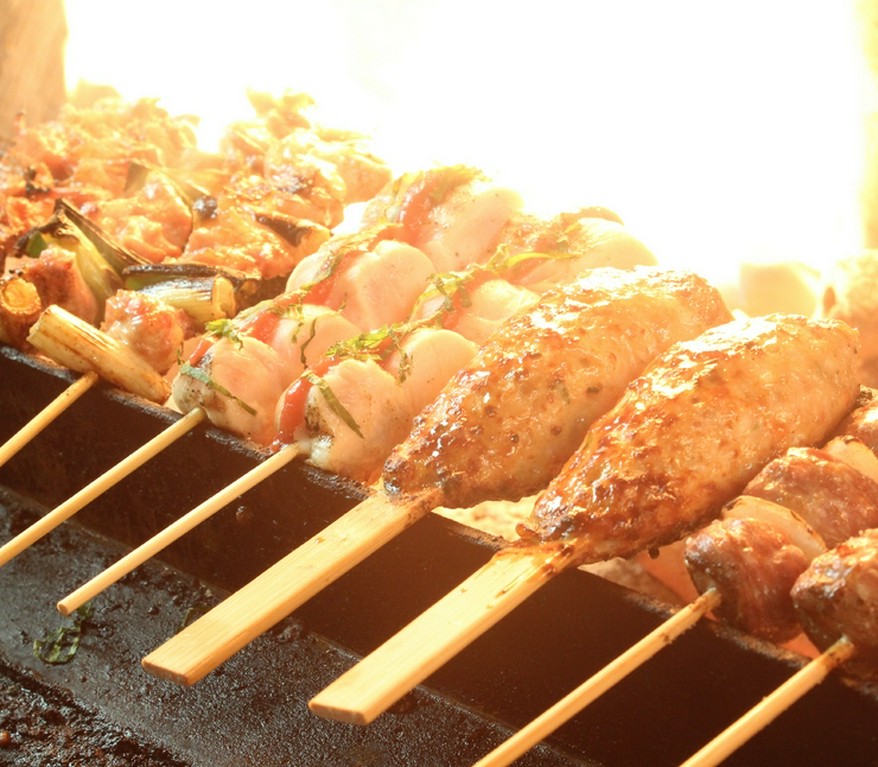 毎日、朝絞めの鶏を使用した『炭火やきとり』