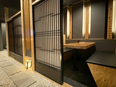 まるで隠れ家の中の隠れ部屋！　落ち着いてくつろげる個室を完備