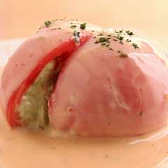 女性に人気！　 とろけるおいしさ『トマトとアボカドのサラダ』