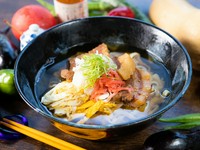 優しいスープの味わいとやわらかい三枚肉が人気のオリジナル?『結そば』