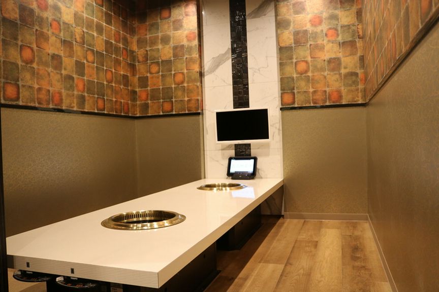 2名様から14名様までの完全個室席となります。