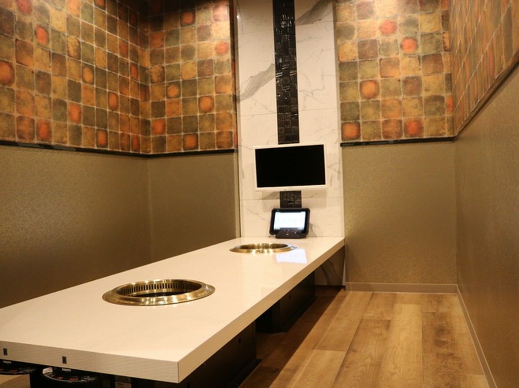 2名様から14名様までの完全個室席となります。