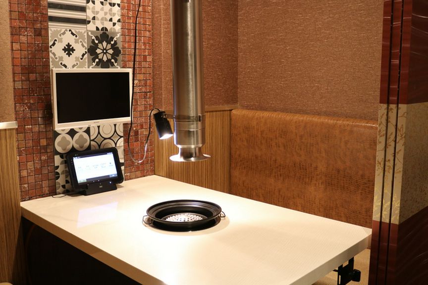 TVが付いた完全個室ですので、小さいお子様連れのお客様も大歓迎