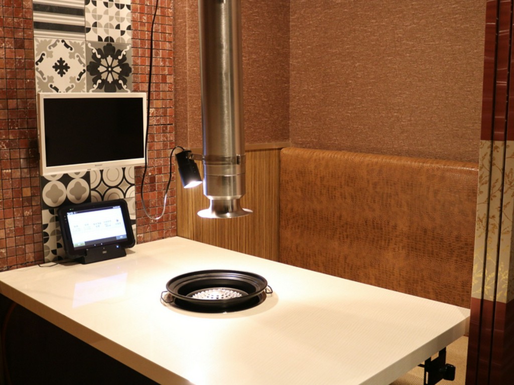 TVが付いた完全個室ですので、小さいお子様連れのお客様も大歓迎