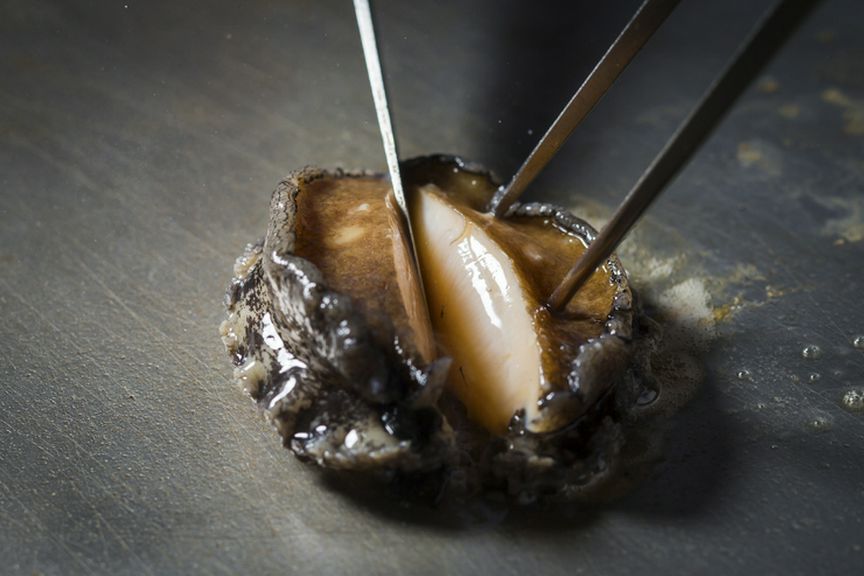 活蝦夷鮑（1個）