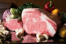 車海老と蝦夷鮑の鉄板焼と、お肉が選べるステーキランチコース
■ステーキの内容
   国産牛ロース(120g)