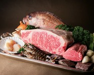 車海老、白身魚、帆立貝柱の鉄板焼と、黒毛和牛のステーキディナーコース