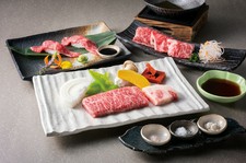 【京華】
神戸ビーフステーキと、炙り寿司、しゃぶしゃぶなど全7品

■ステーキの内容
   ロース(100g)