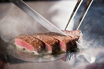 臨場感あふれる空間で、おいしさを五感で存分に