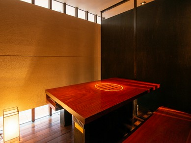 5名様まで入室可能のテーブル席半個室を2室ご用意