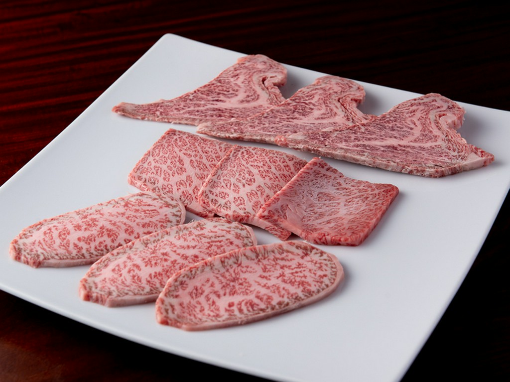 幻たる所以。それは、一口食べれば如実にわかるはず『幻ロース』