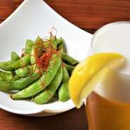 最初のおつまみはコレで決まり！にんにく唐辛子をオリーブオイルで炒めました。食べたら指までペロっと旨い