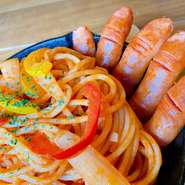 ウインナーの指がリアルすぎて怖い～。ハロウィンの雰囲気を楽しんで！