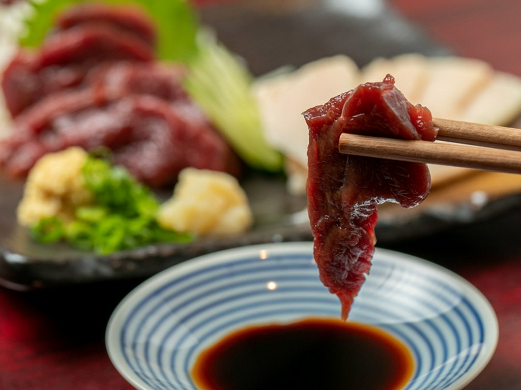 熊本産『馬刺し』に『明太子』、本場・九州の味を満喫